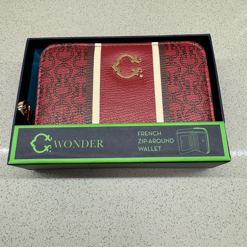 New in box C Wonder wallet